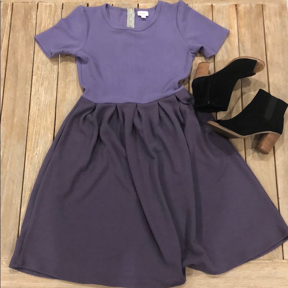Women’s LuLaRoe Amelia